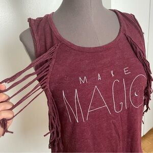 “Make magic” graphic Muscle tee with fringe size extra small